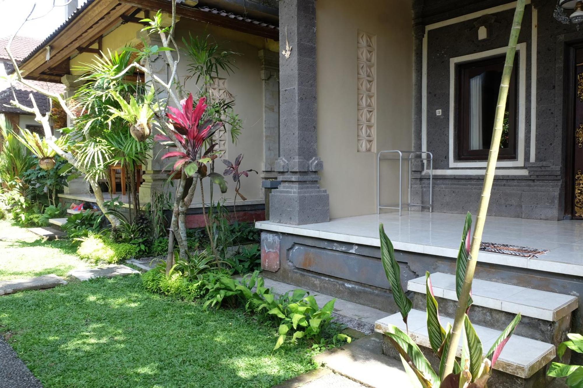 Suastika Guest House Ubud Esterno foto
