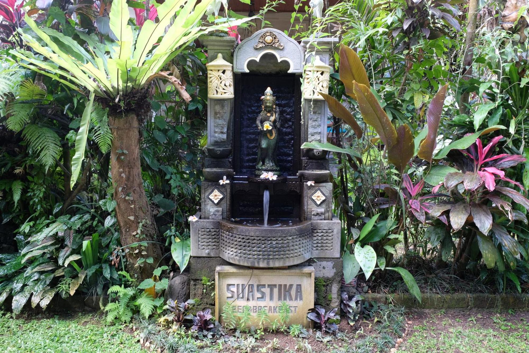 Suastika Guest House Ubud Esterno foto