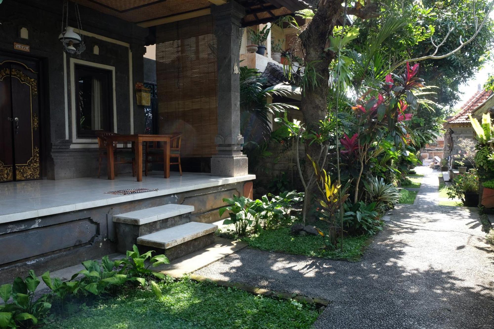 Suastika Guest House Ubud Esterno foto
