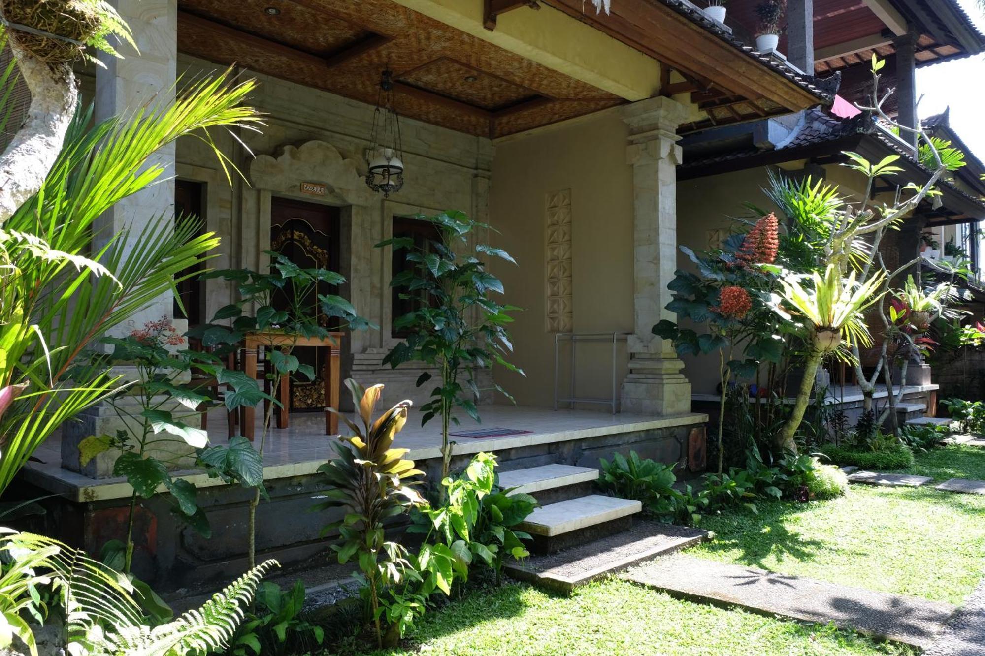 Suastika Guest House Ubud Esterno foto