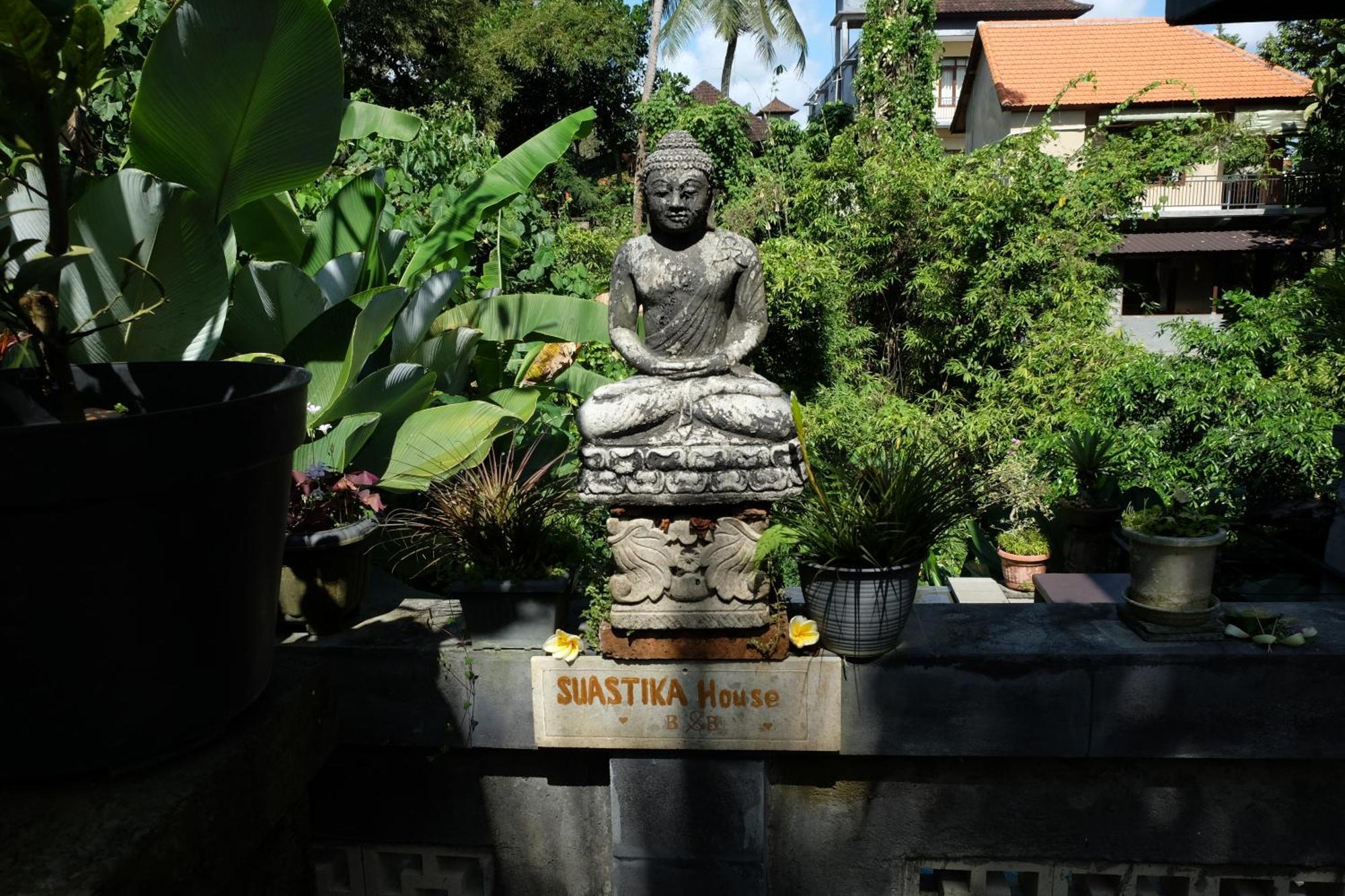 Suastika Guest House Ubud Esterno foto